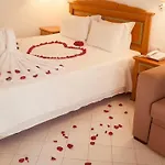 Aparthotel Ourabay - Art & Holidays 4*