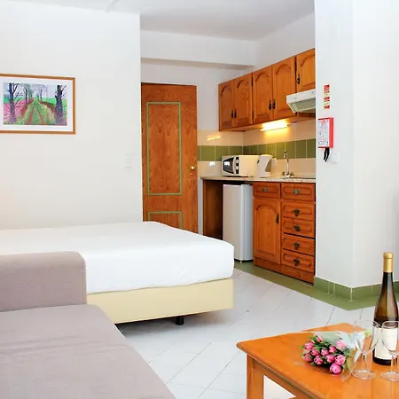 아파트호텔 Ourabay - Art & Holidays 4*
