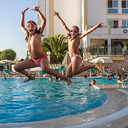 Ourabay - Art & Holidays 4*