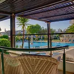 Ourabay - Art & Holidays Aparthotel 4*