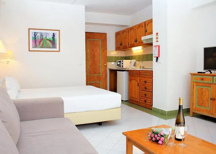 Apartmanhotel Ourabay - Art & Holidays 4*