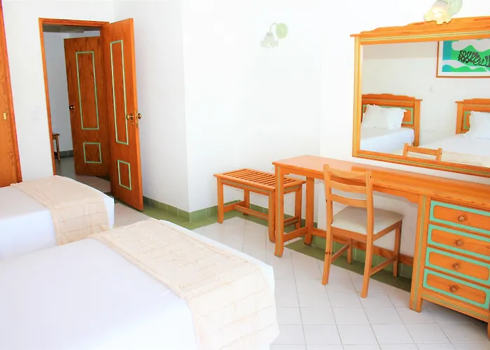 Ourabay - Art & Holidays Apartmanhotel