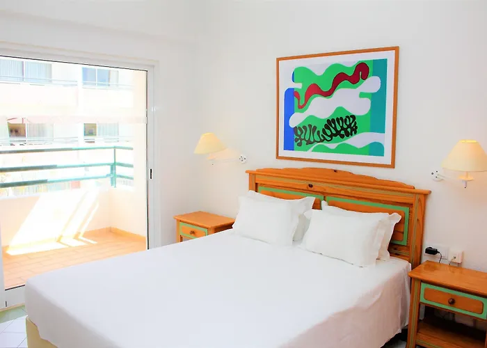 Ourabay - Art & Holidays Apartmanhotel Albufeira