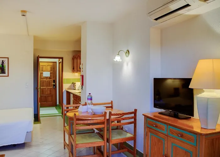 Ourabay - Art & Holidays Apartmanhotel