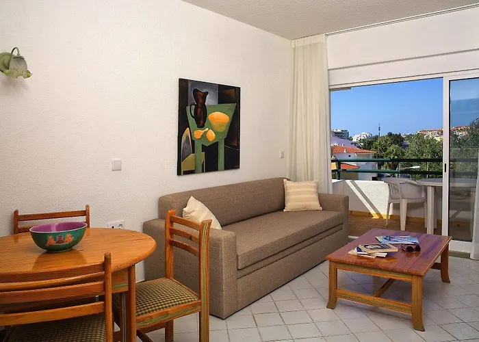 Ourabay - Art & Holidays Apartmanhotel 4*